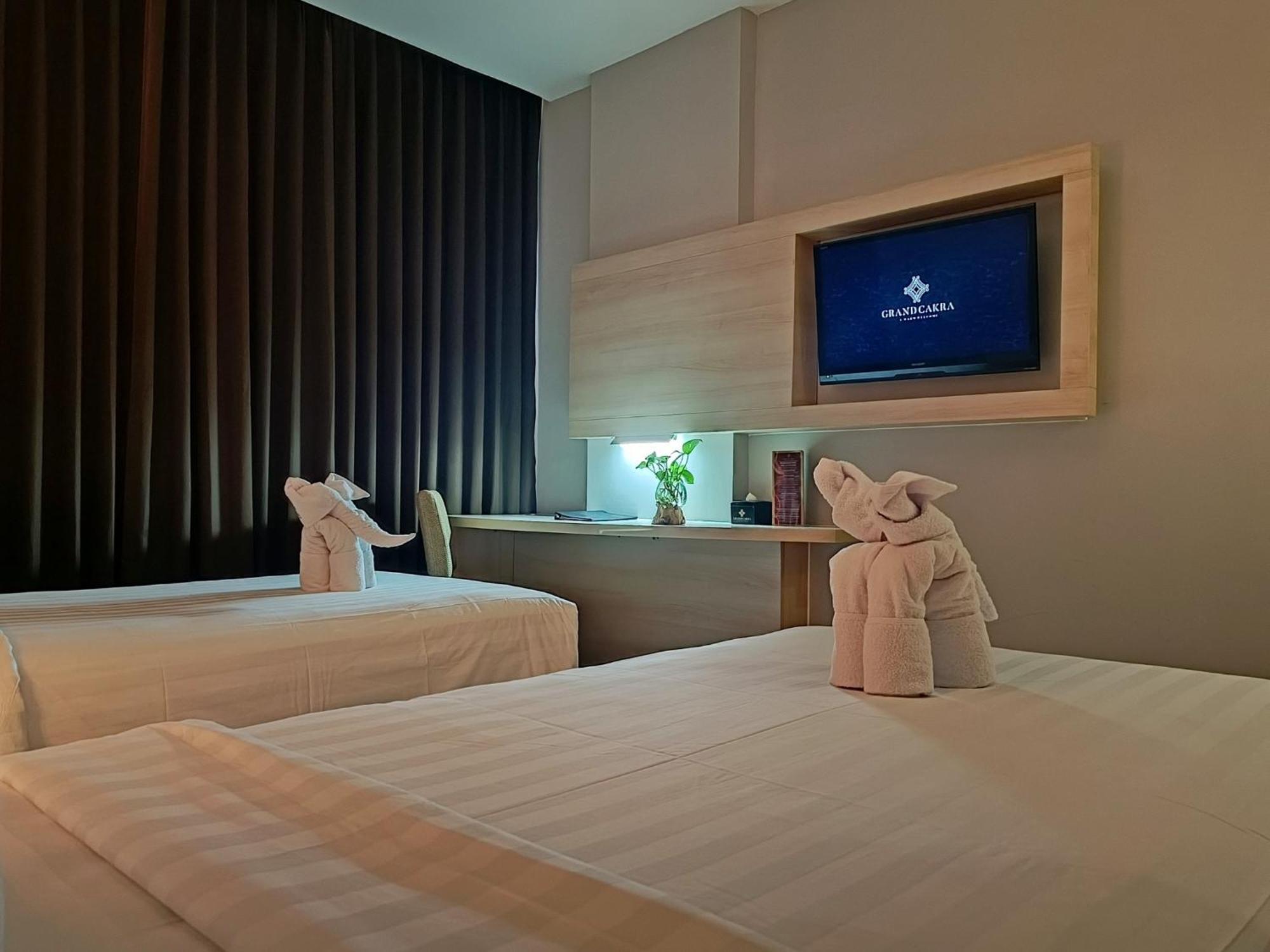 Grand Cakra Hotel Malang Buitenkant foto